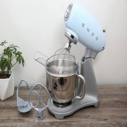 Máy Trộn Đa Năng Smeg SMF02PBEU 535.43.608